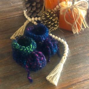 Crochet baby booties - 6-12 months
